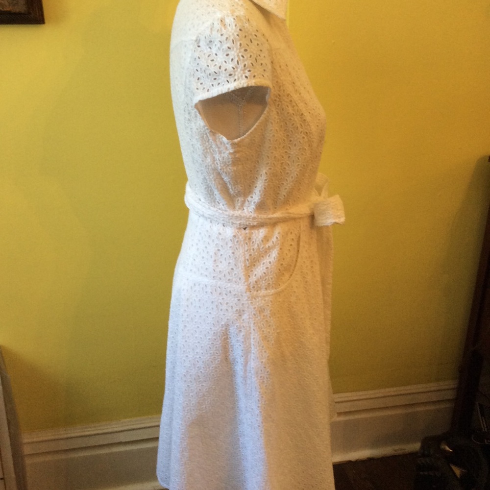 Cute INC White Eyelet Wrap Dress size 8P - Picture 8 of 14
